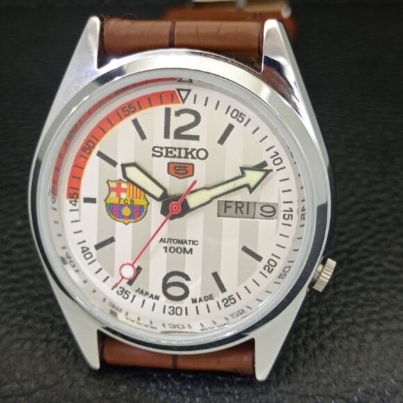 Vintage 1978 Seiko FCB Automatic Mens Silver Watch W/daydate & FCB accents - Picture 3 of 9